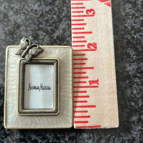 Nieman Marcus Jay Strongwater Jeweled Butterfly Scarf Clip Picture Frame - Picture 5 of 7